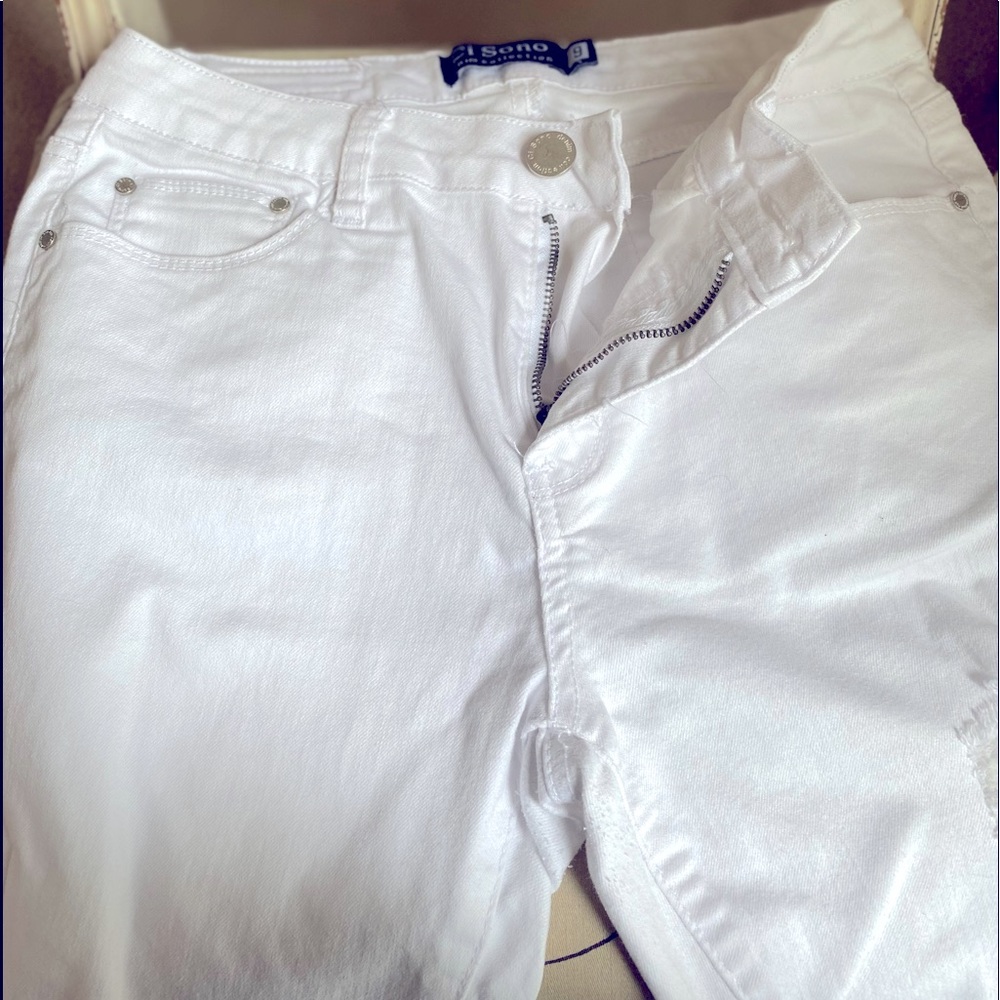 Ripped Jeans— White— 9